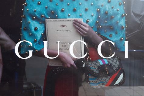 a quem pertence a gucci|gucci história.